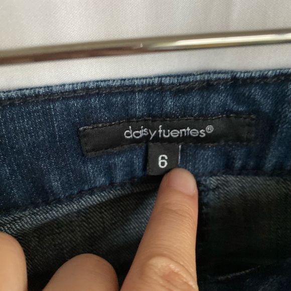 Denim skirt with buttons - Picture 3 of 3